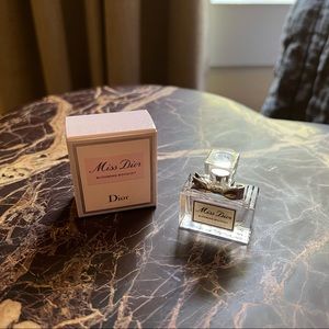 CLOSET CLOSING 10/31/22 Dior Miss Dior Blooming Bouquet mini